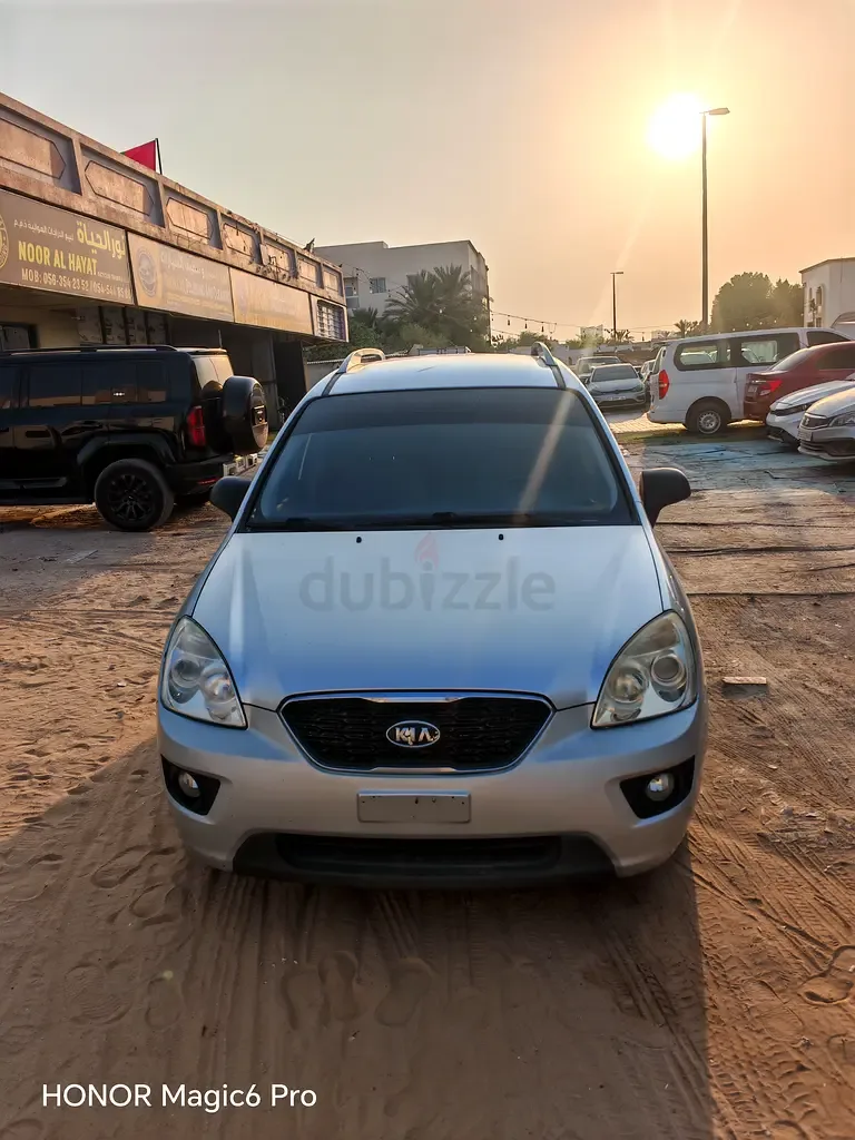 Kia Carens 2.0 AT (166 hp)