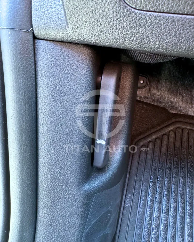 Kia Carnival 2.0 AT (233 حصان) - 11