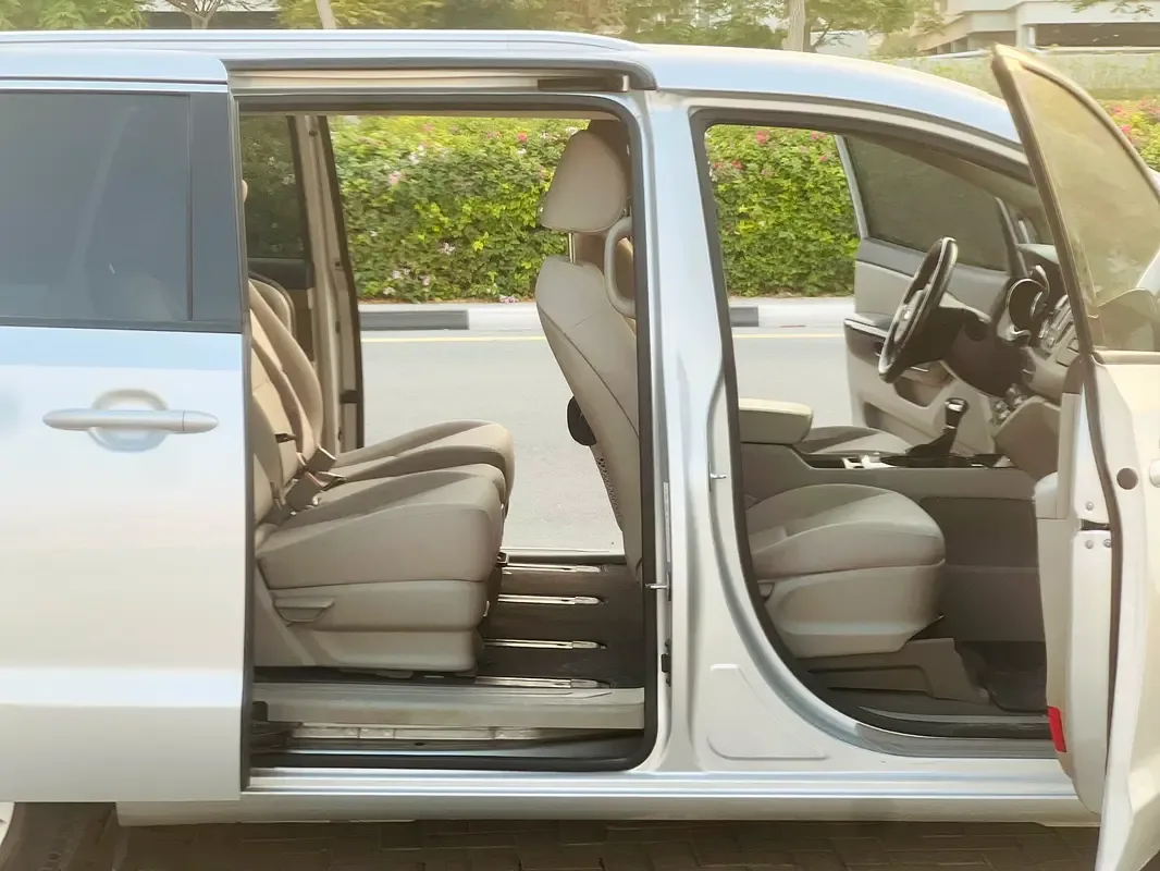 Kia Carnival 3.3 AT (280 hp) - 12