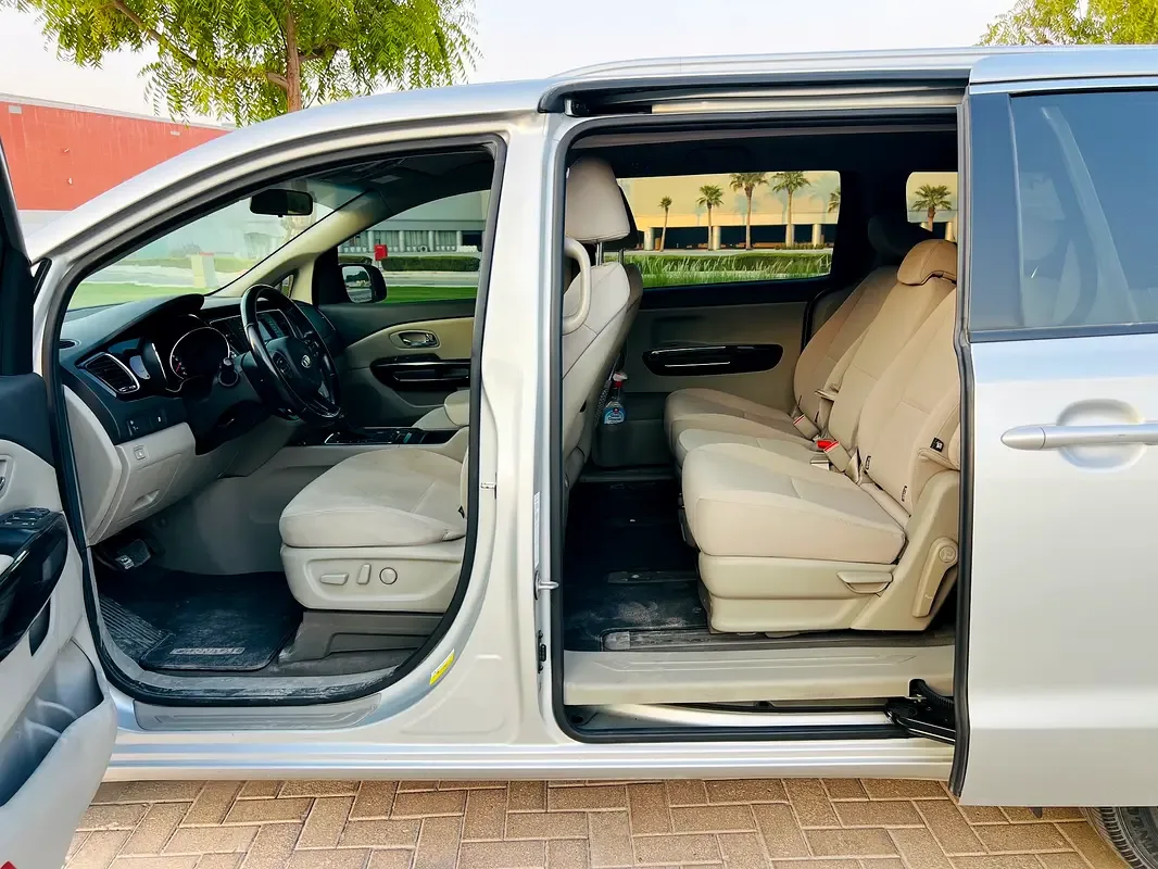 Kia Carnival 3.3 AT (280 hp) - 10
