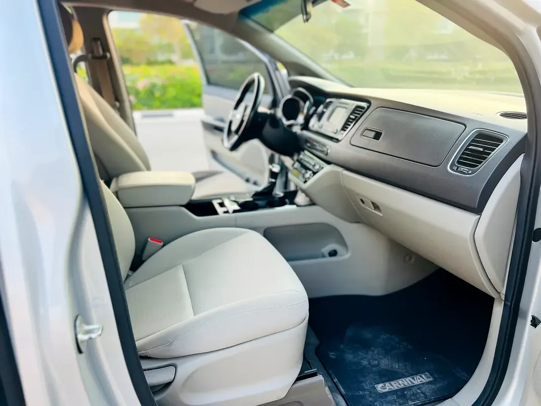 Kia Carnival 3.3 AT (280 hp) - 13