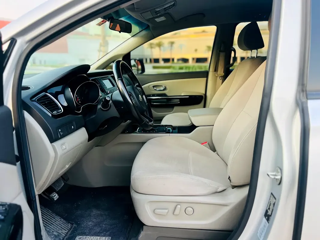 Kia Carnival 3.3 AT (280 hp) - 16