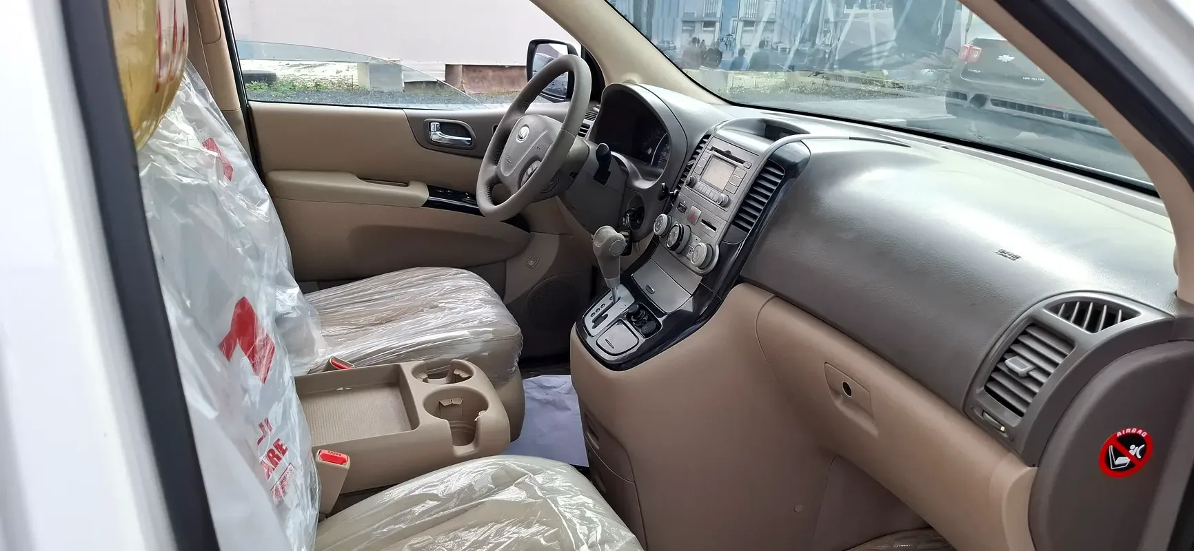 Kia Carnival 3.3 AT (280 hp) - 9