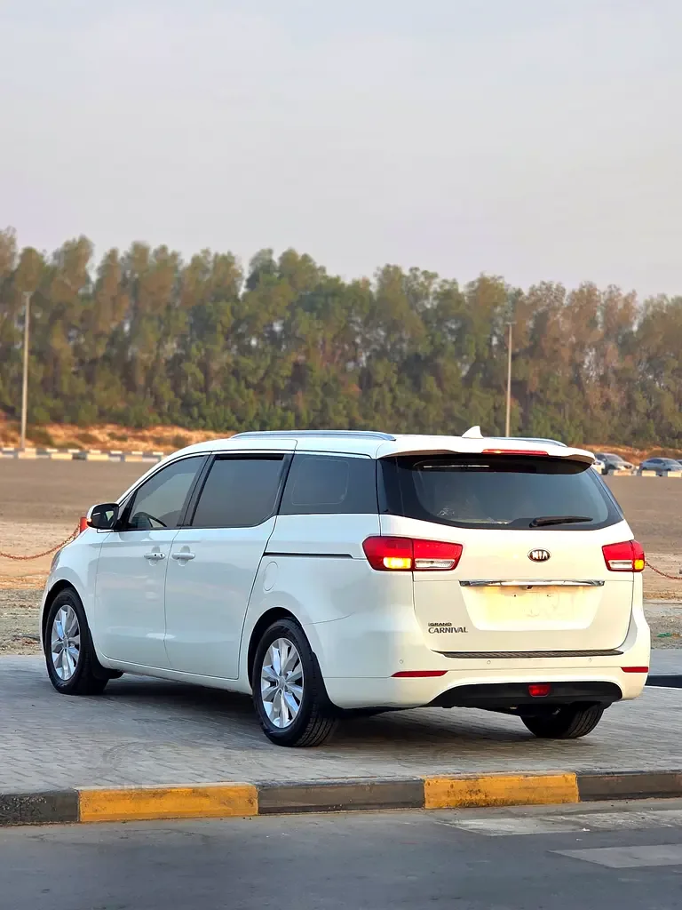 Kia Carnival 3.3 AT (280 hp) - 6