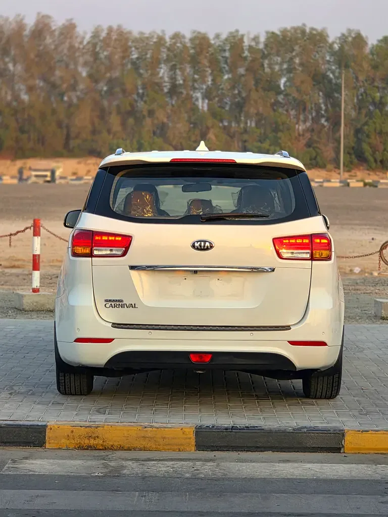 Kia Carnival 3.3 AT (280 hp) - 7
