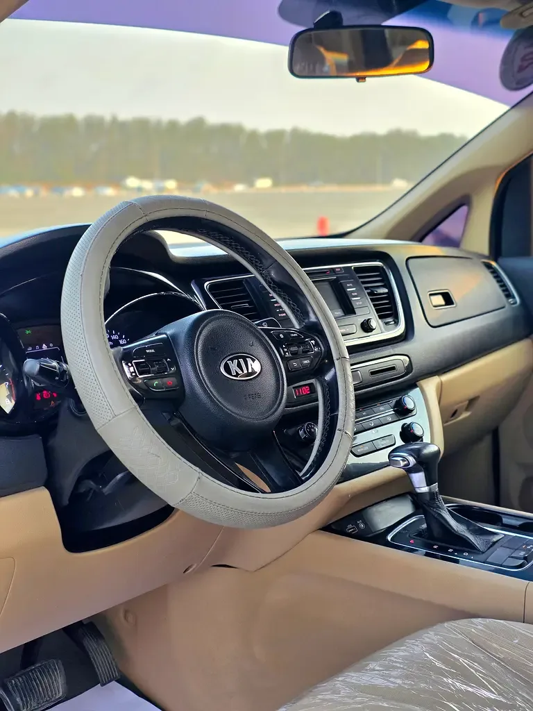 Kia Carnival 3.3 AT (280 hp) - 13