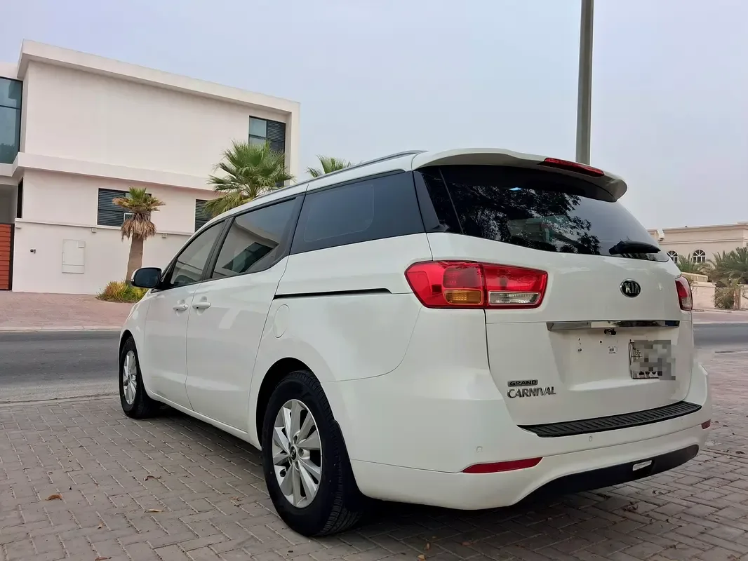 Kia Carnival 3.3 AT (280 حصان) - 3