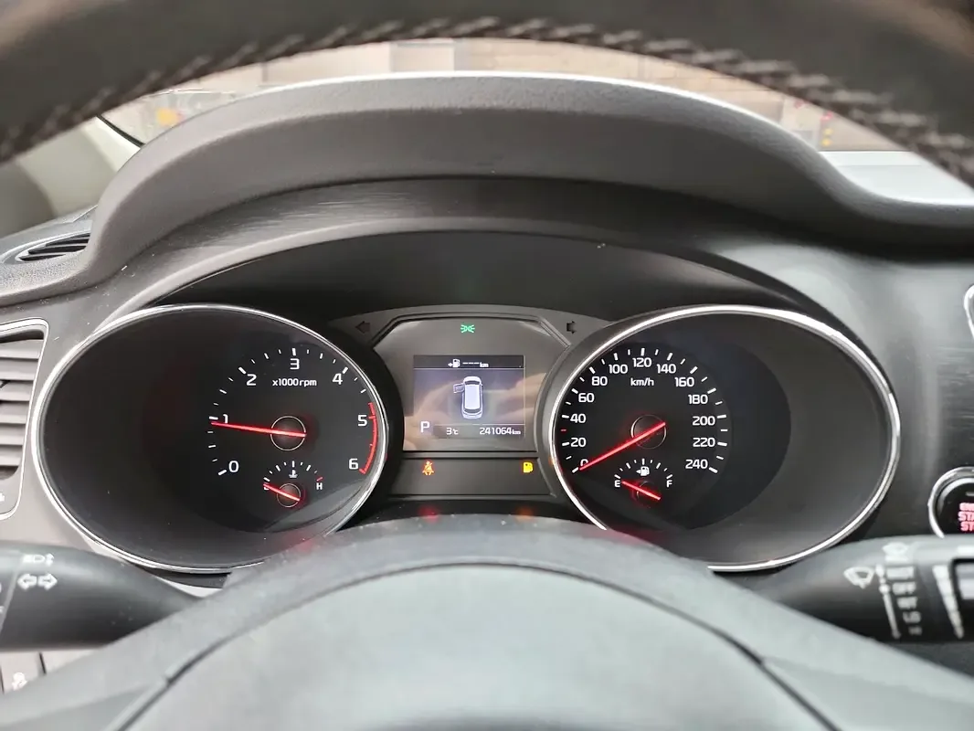Kia Carnival 3.3 AT (280 حصان) - 10