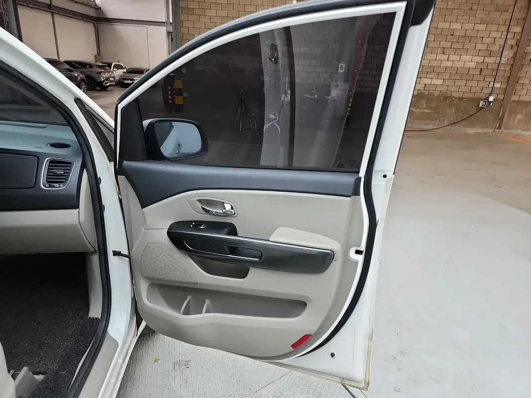 Kia Carnival 3.3 AT (280 حصان) - 12