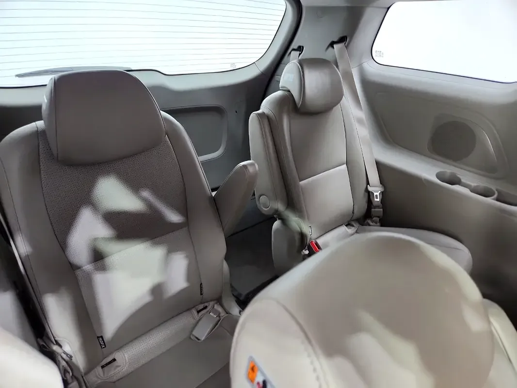 Kia Carnival 3.3 AT (280 حصان) - 14