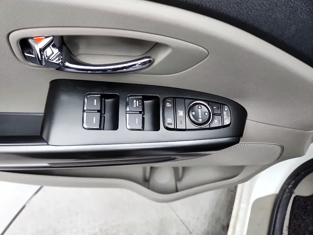Kia Carnival 3.3 AT (280 حصان) - 19