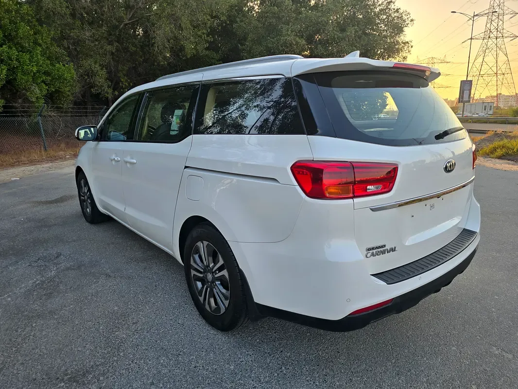 Kia Carnival 3.5 AT (249 hp) - 6