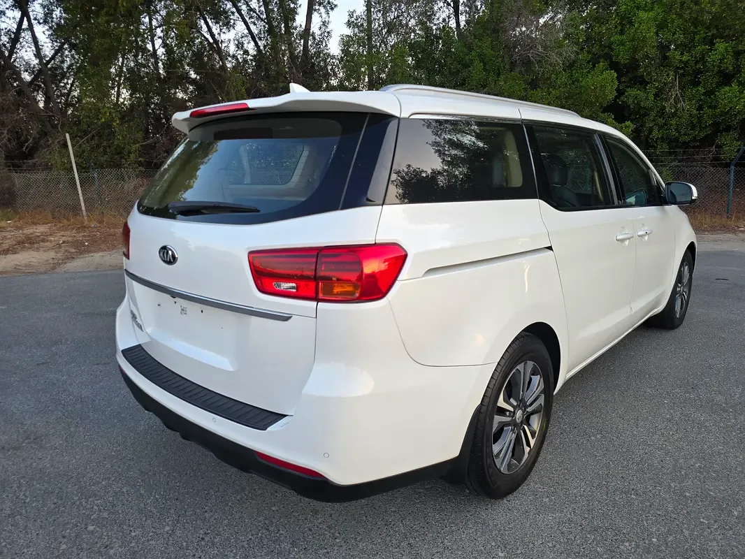 Kia Carnival 3.5 AT (249 hp) - 4