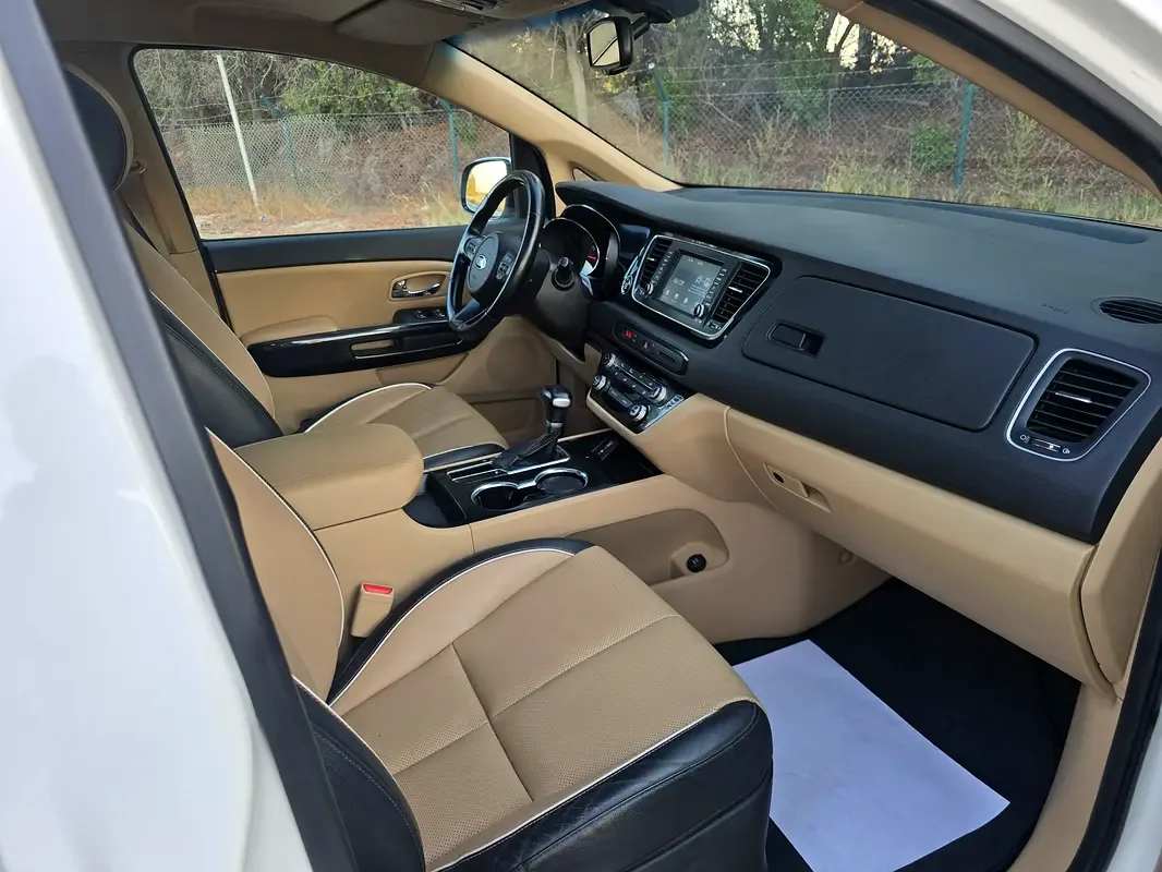 Kia Carnival 3.5 AT (249 hp) - 11