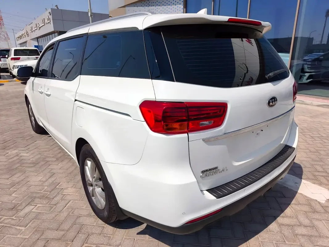 Kia Carnival 3.5 AT (249 hp) - 6