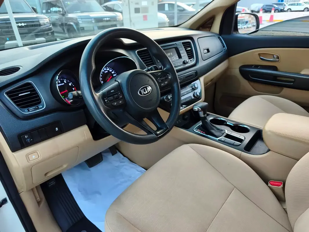 Kia Carnival 3.5 AT (249 hp) - 9