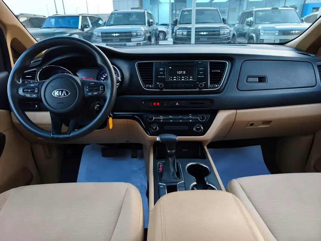 Kia Carnival 3.5 AT (249 hp) - 11