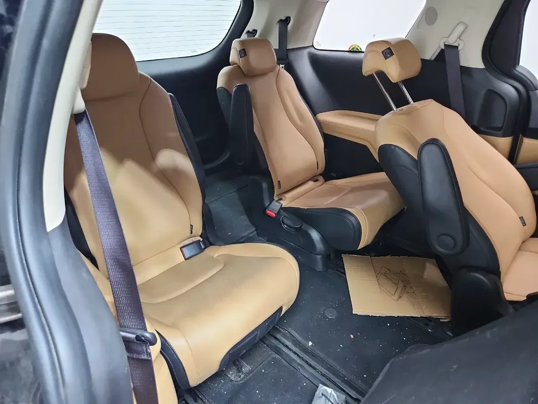 Kia Carnival 3.5 AT (249 حصان) - 13