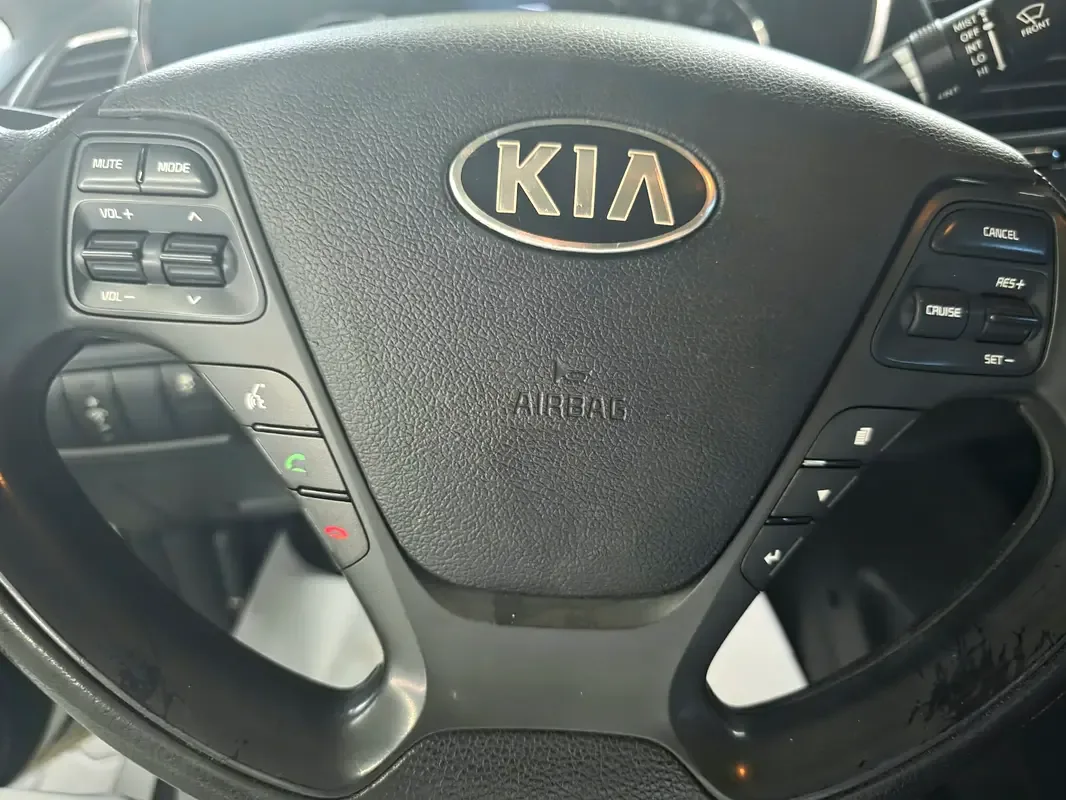 Kia Forte 1.6 AMT (201 hp) - 14