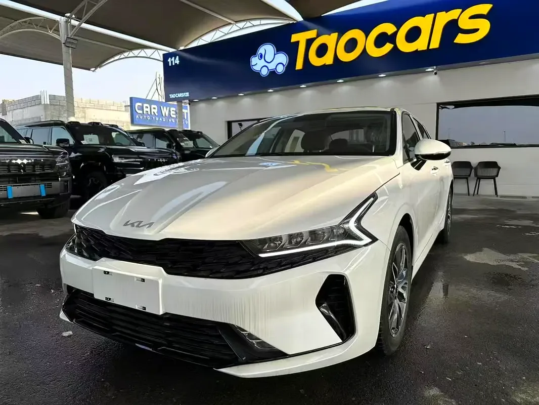 Kia K5 1.6 AT (180 حصان)