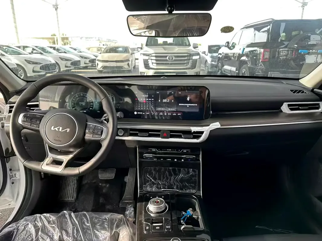 Kia K5 1.6 AT (180 حصان) - 4