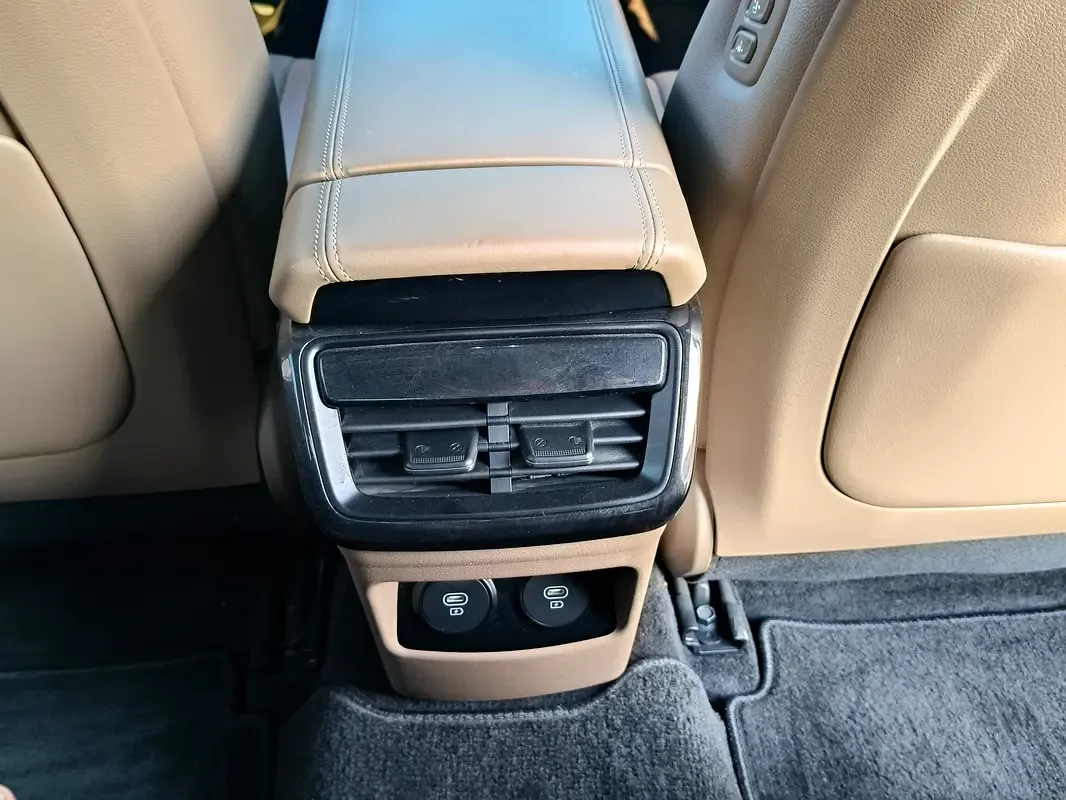 Kia K8 2.5 AT (198 hp) - 11