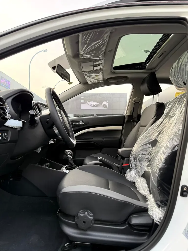 Kia KX1 1.4 CVT (100 hp) - 11