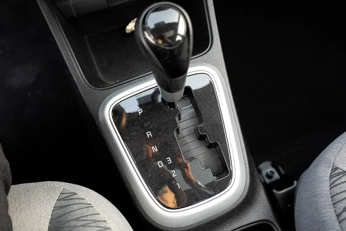 Kia Pegas 1.4 AT (95 حصان) - 16