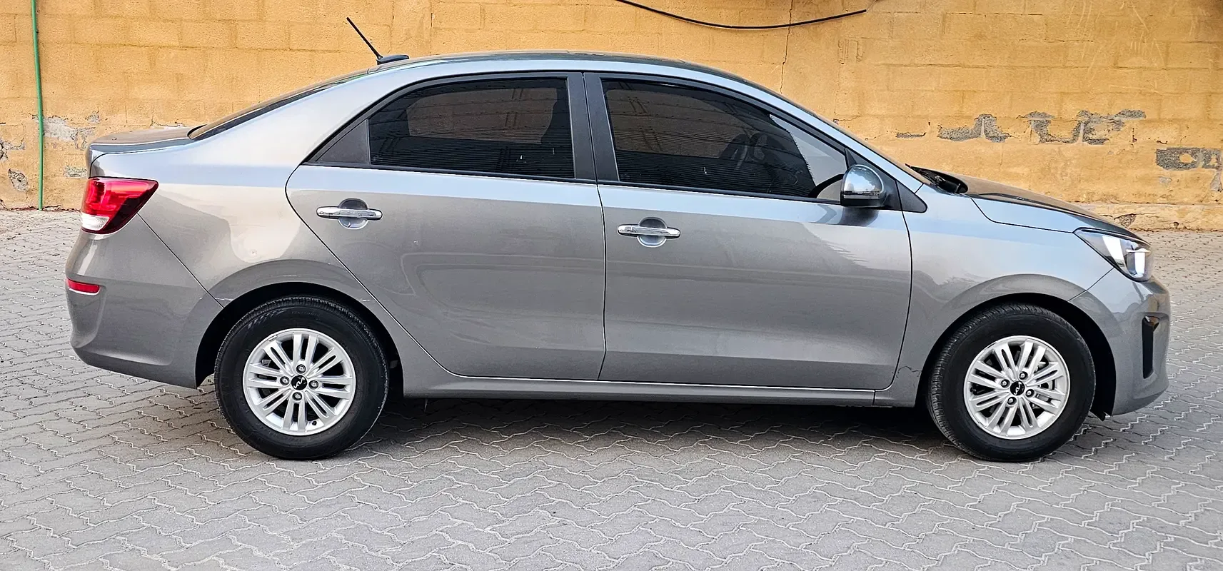 Kia Pegas 1.4 AT (95 hp)