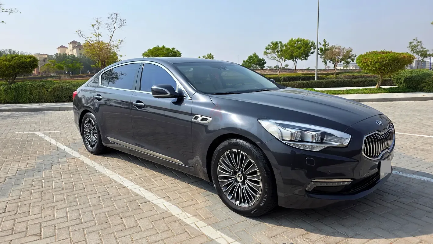 Kia Quoris 3.8 AT (290 hp)