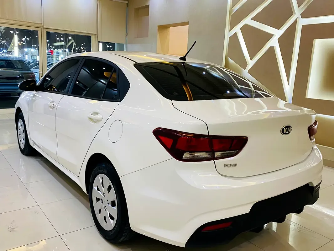 Kia Rio 1.4 AT (100 حصان) - 10