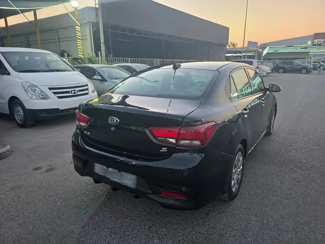 Kia Rio 1.4 AT (100 حصان) - 11
