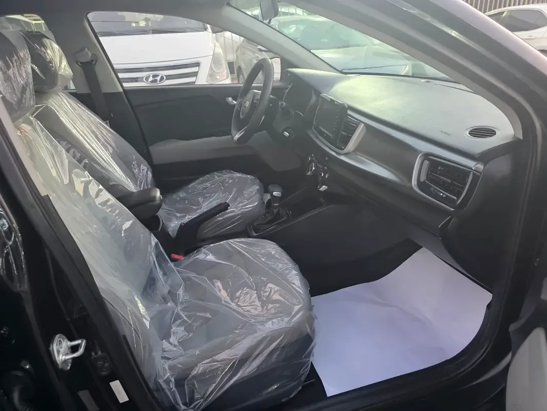 Kia Rio 1.4 AT (100 حصان) - 12