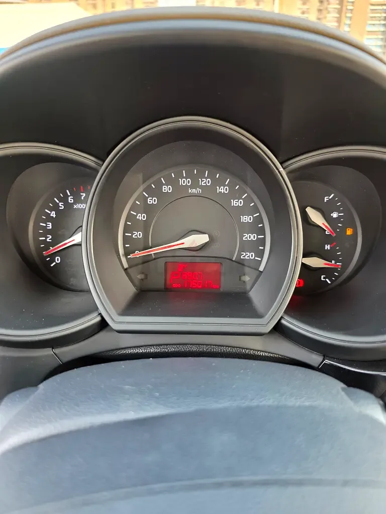 Kia Rio 1.4 AT (107 حصان) - 10