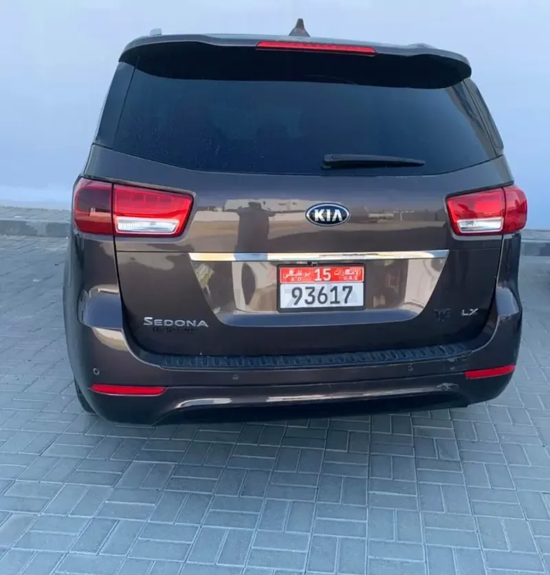 Kia Sedona 3.3 (266 hp) MPI - 3