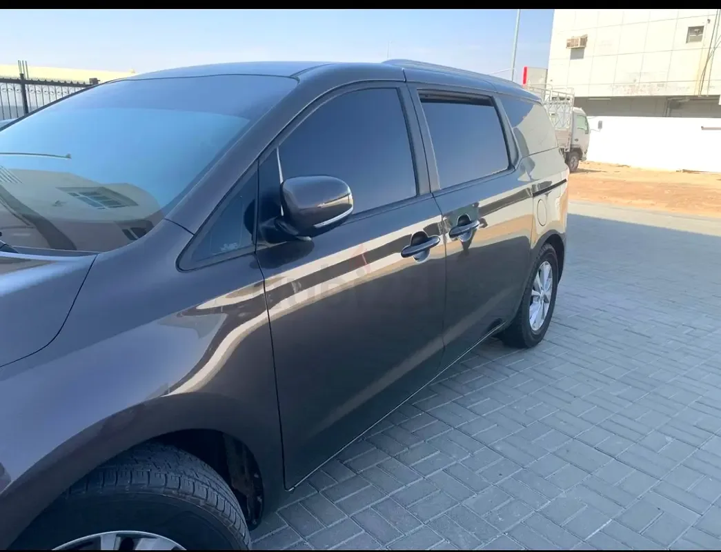 Kia Sedona 3.3 (266 hp) MPI - 2