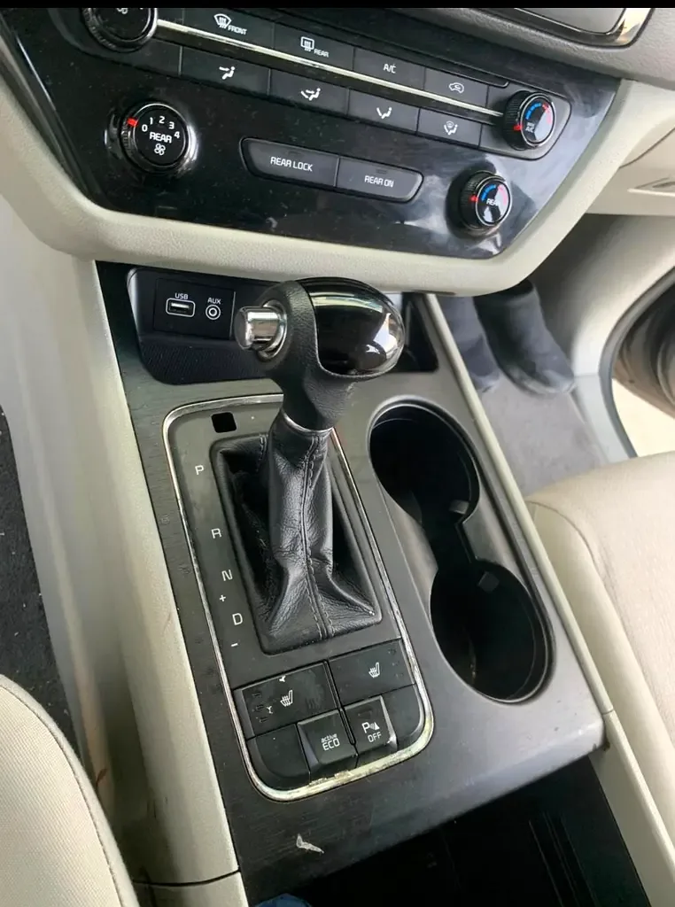 Kia Sedona 3.3 (266 hp) MPI - 5