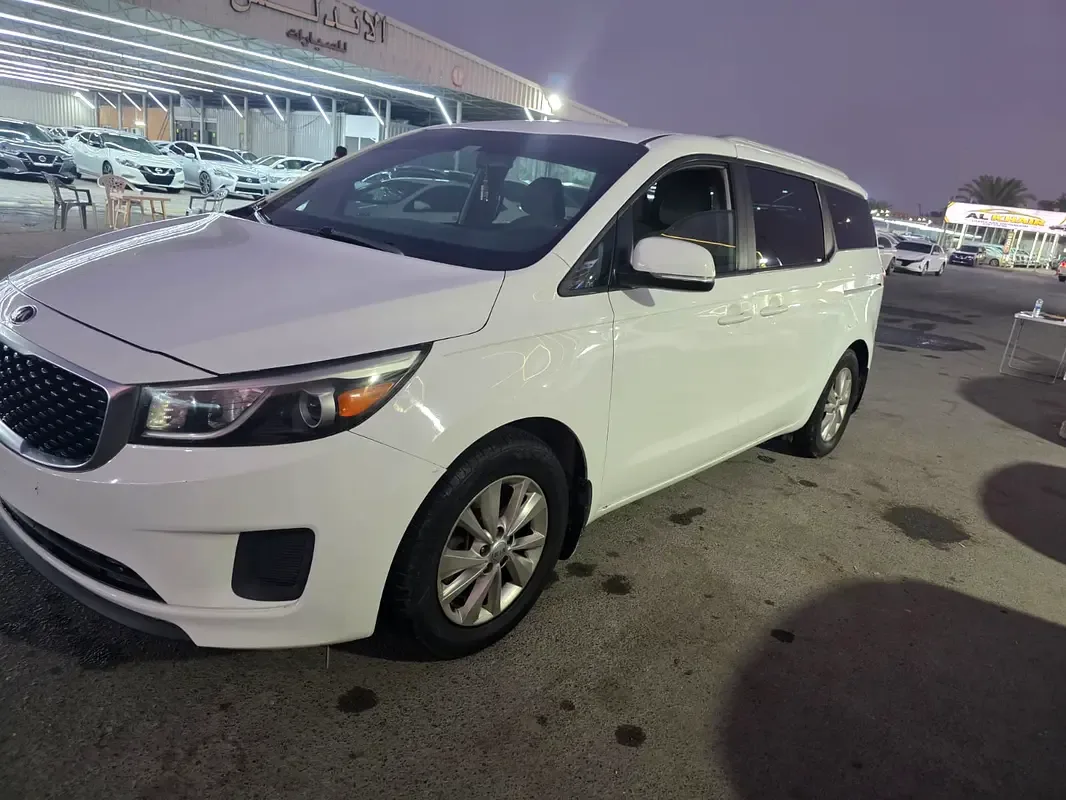 Kia Sedona 3.3 AT (276 hp) - 4