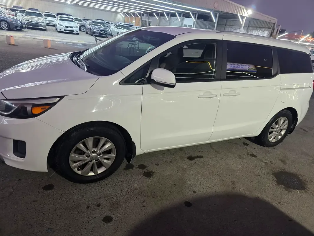 Kia Sedona 3.3 AT (276 hp) - 11