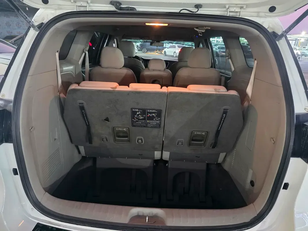 Kia Sedona 3.3 AT (276 hp) - 18