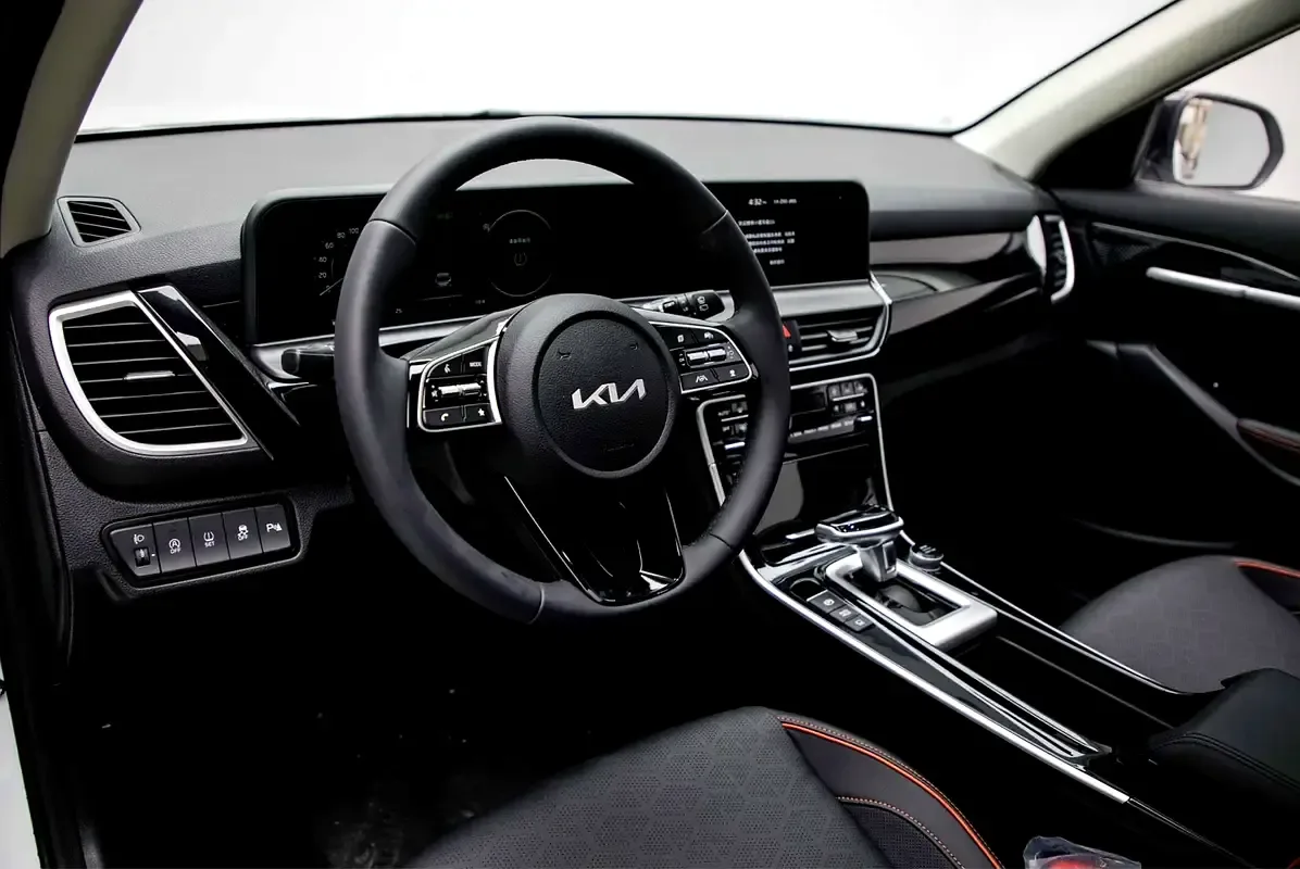 Kia Seltos 1.5 AMT (160 حصان) - 7