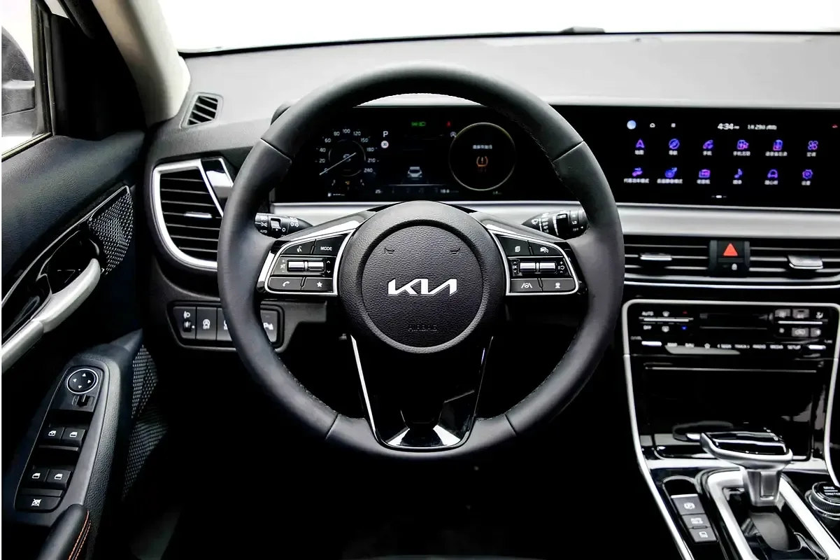 Kia Seltos 1.5 AMT (160 حصان) - 8