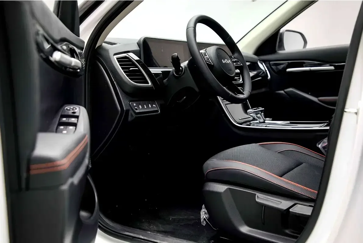 Kia Seltos 1.5 AMT (160 حصان) - 11