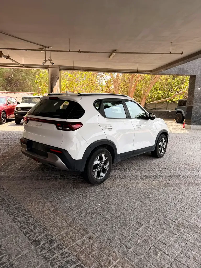 Kia Sonet 1.5 CVT (115 حصان) - 10