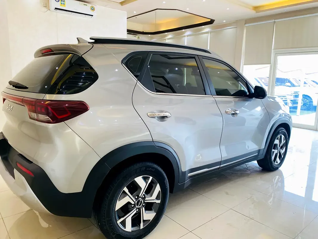 Kia Sonet 1.5 CVT (115 حصان) - 10