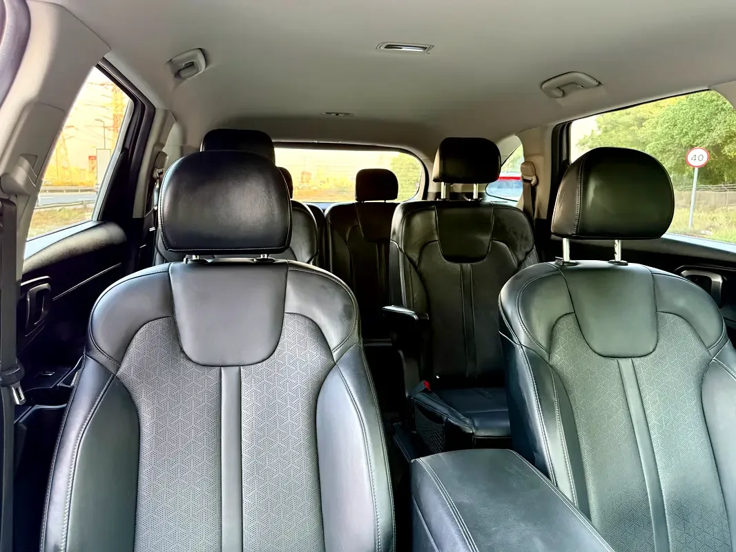 Kia Sorento 1.6 AT (230 hp) - 12