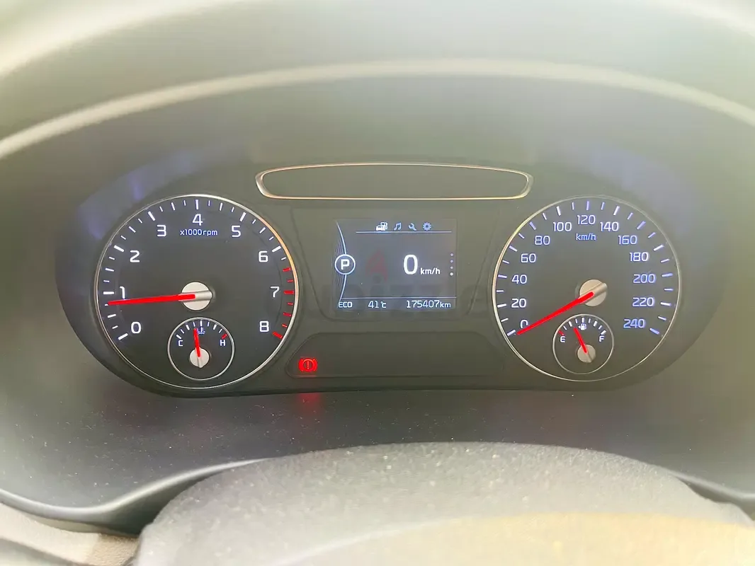 Kia Sorento 2.0 AT (240 حصان) - 9