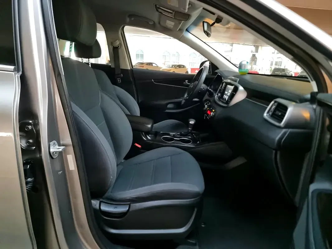 Kia Sorento 2.4 AT AWD (175 حصان) - 16