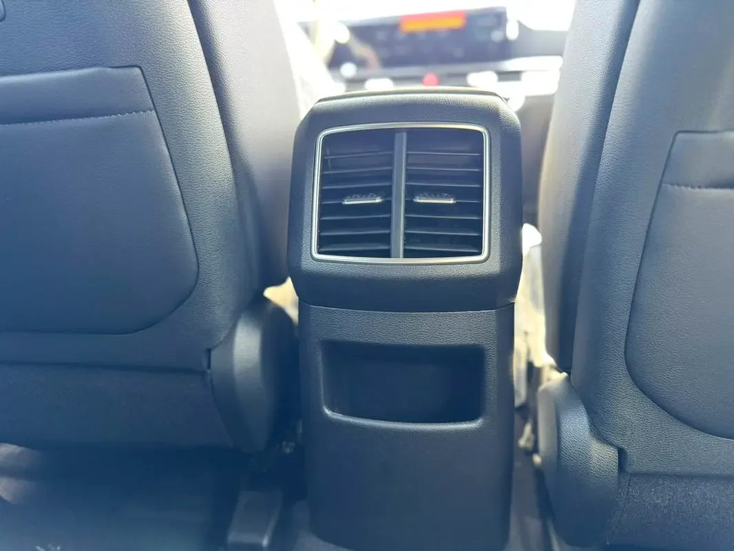 Kia Sportage 2.0 AT (150 حصان) - 14