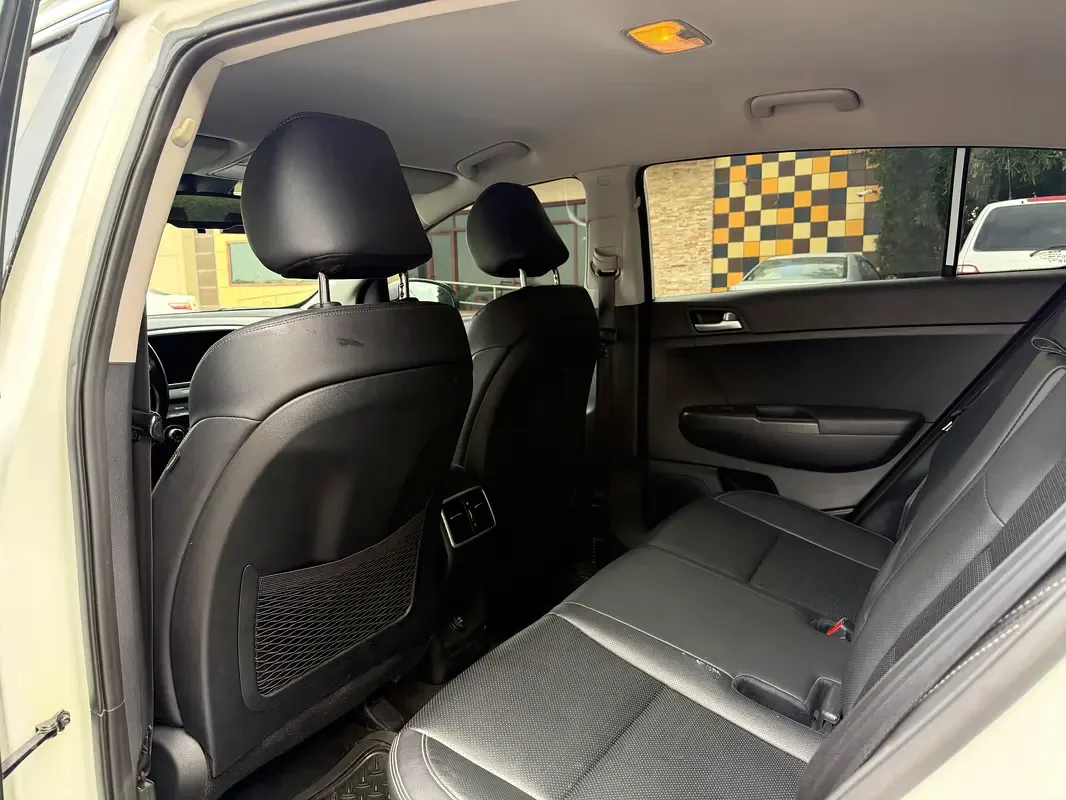 Kia Sportage 2.0 AT (186 حصان) - 10